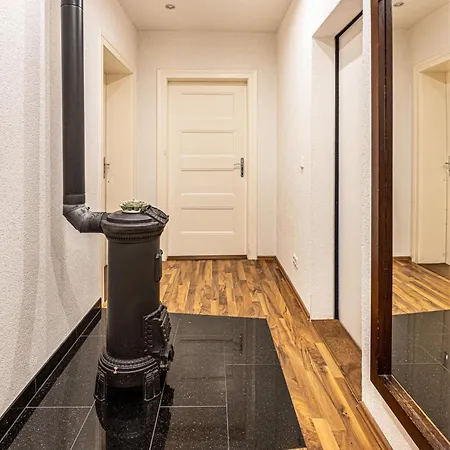 Stachel B Apartment